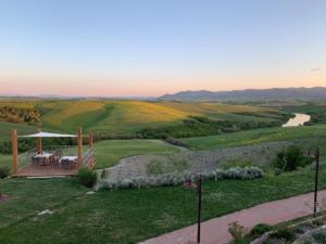 Tuscany cycling tour - Organic farm food and wine experience